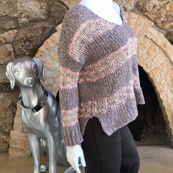 Free People Gray Pink Striped Fuzzy Knit High Low Sweater Women's Size Small - Picture 4 of 8